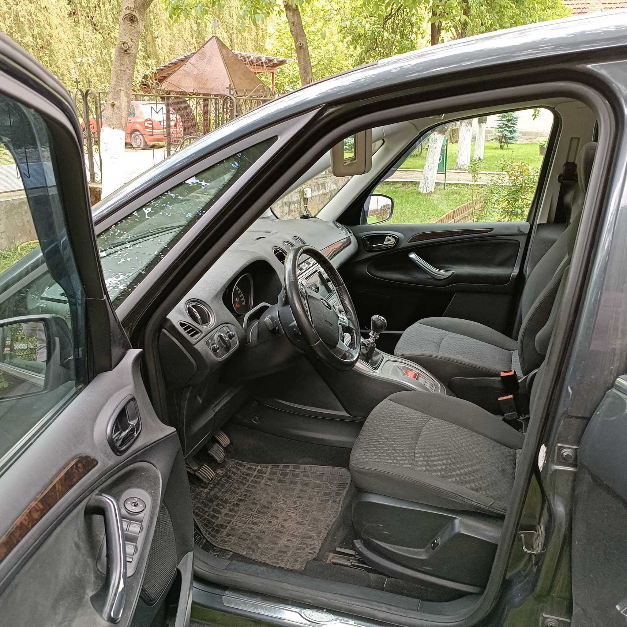 Ford Galaxy Ghia