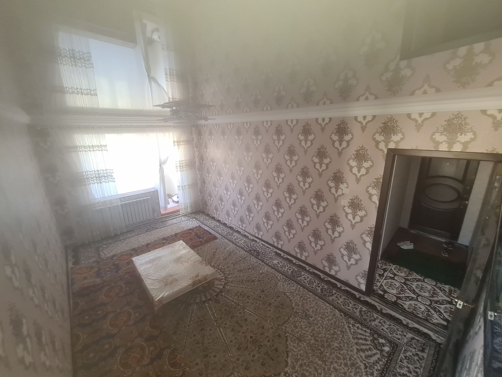 Сатылады, 2х ком кв. 21 микрорайон барлык заты менен. Аренда 3 мил.