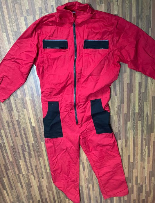 Vand combinizon nou pt.lucru barbati pret 75 lei