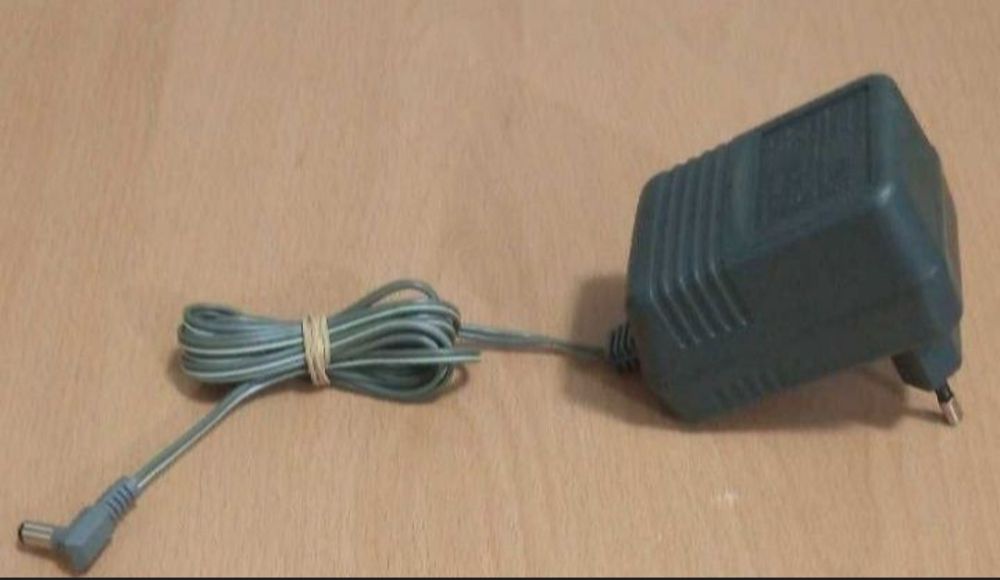 Vand 2 Alimentatoare PANSONIC