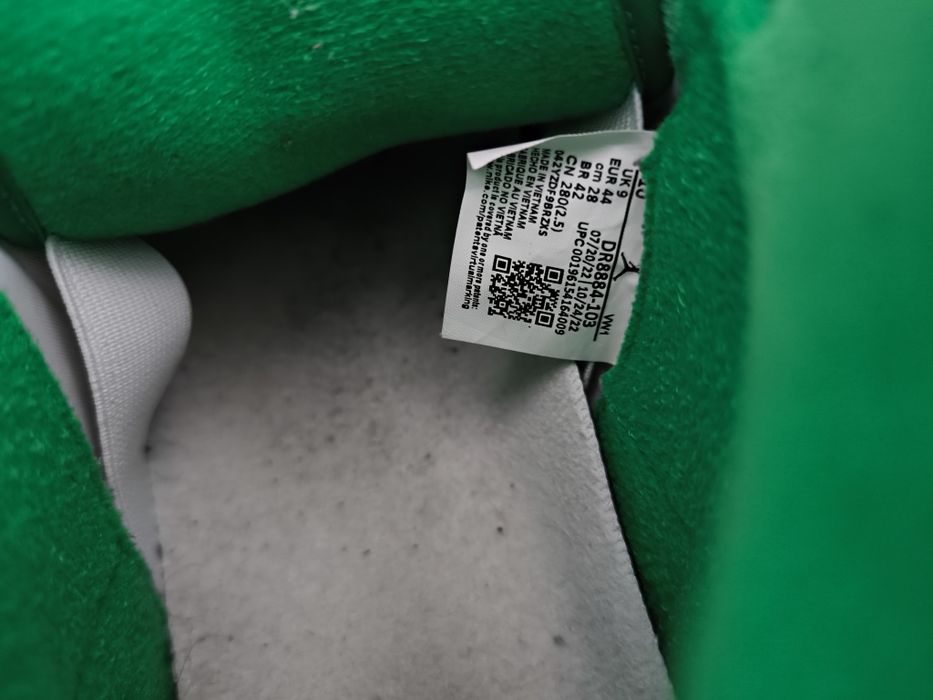 Vând  Air Jordan 2 Retro "Lucky Green"
