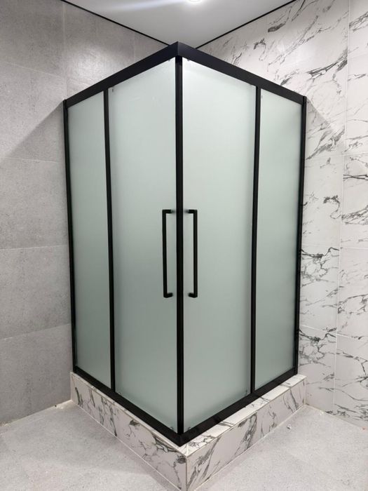 Душевые перегородки на заказ из коленного стекла