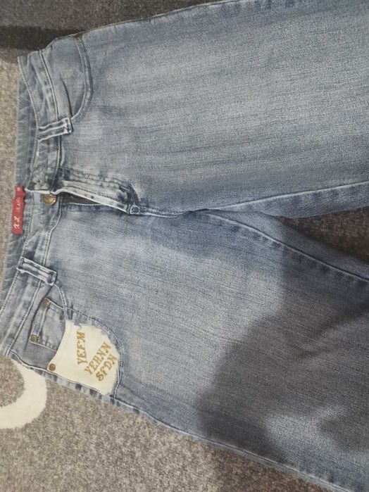 Дънки по 10 лв. Номер от 31 до 40.