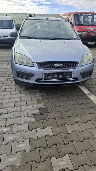 Vand capota fata,faruri Focus 2