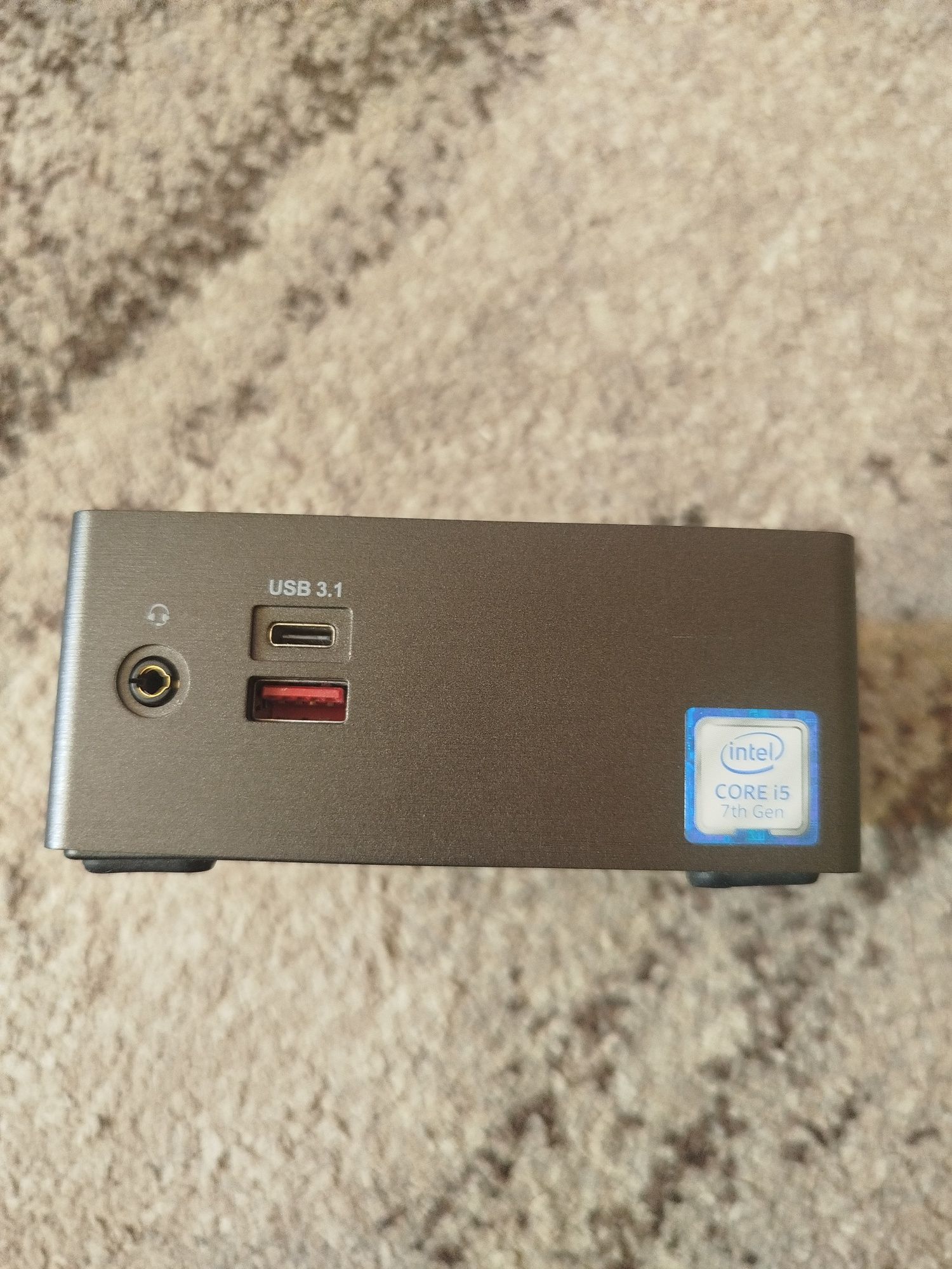 Calculator Intel i5 a7a generație că nuc