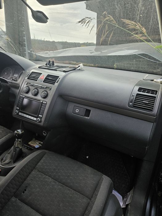 Dezmembrez VW Touran facelift Motor 2.0 BMM