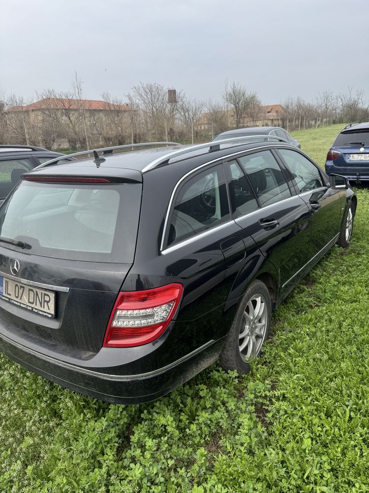 dezmembrez sau vand intreg