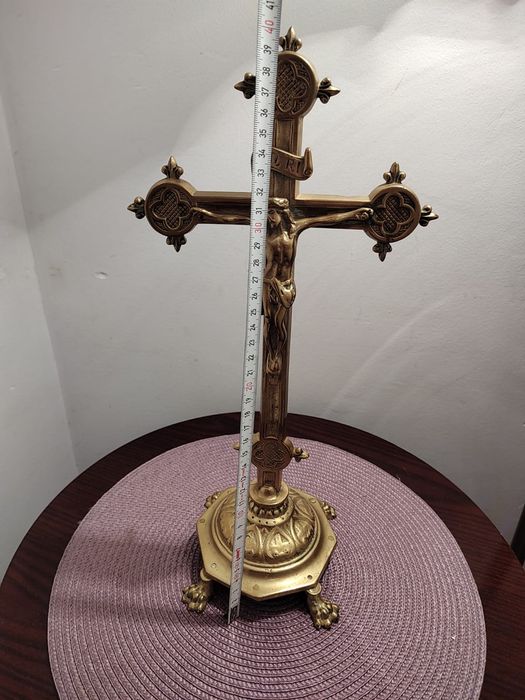 Crucifix din bronz