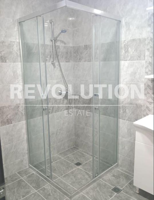 Дава се под наем Едностаен апартамент в Варна, Левски - 30 кв.м за 375 € - Снимка #4