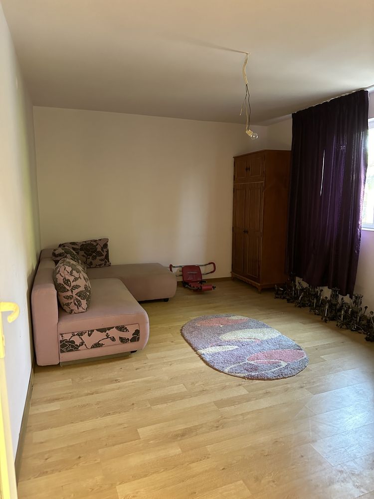 De vânzare casă cu 3000mp2.