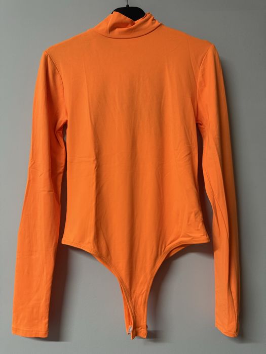 Неоново боди на Bershka