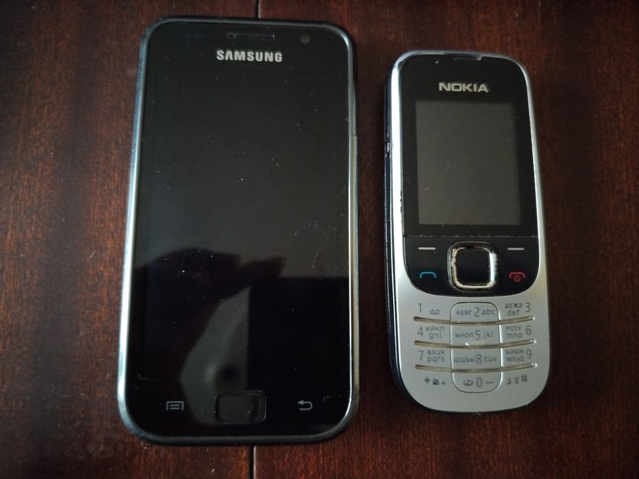 2 телефона за части