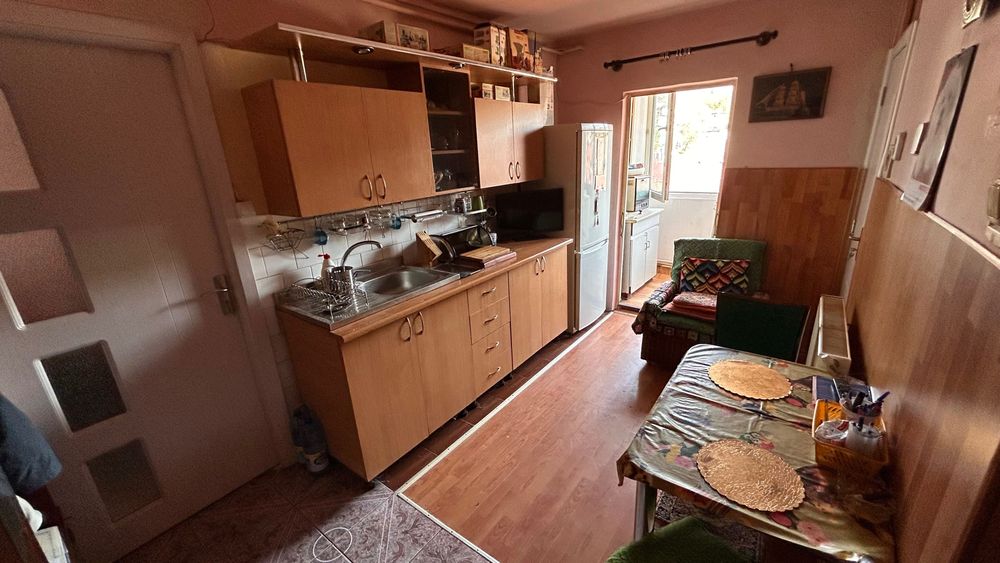 Apartament 2 camere - Petroșani in spate la Primărie