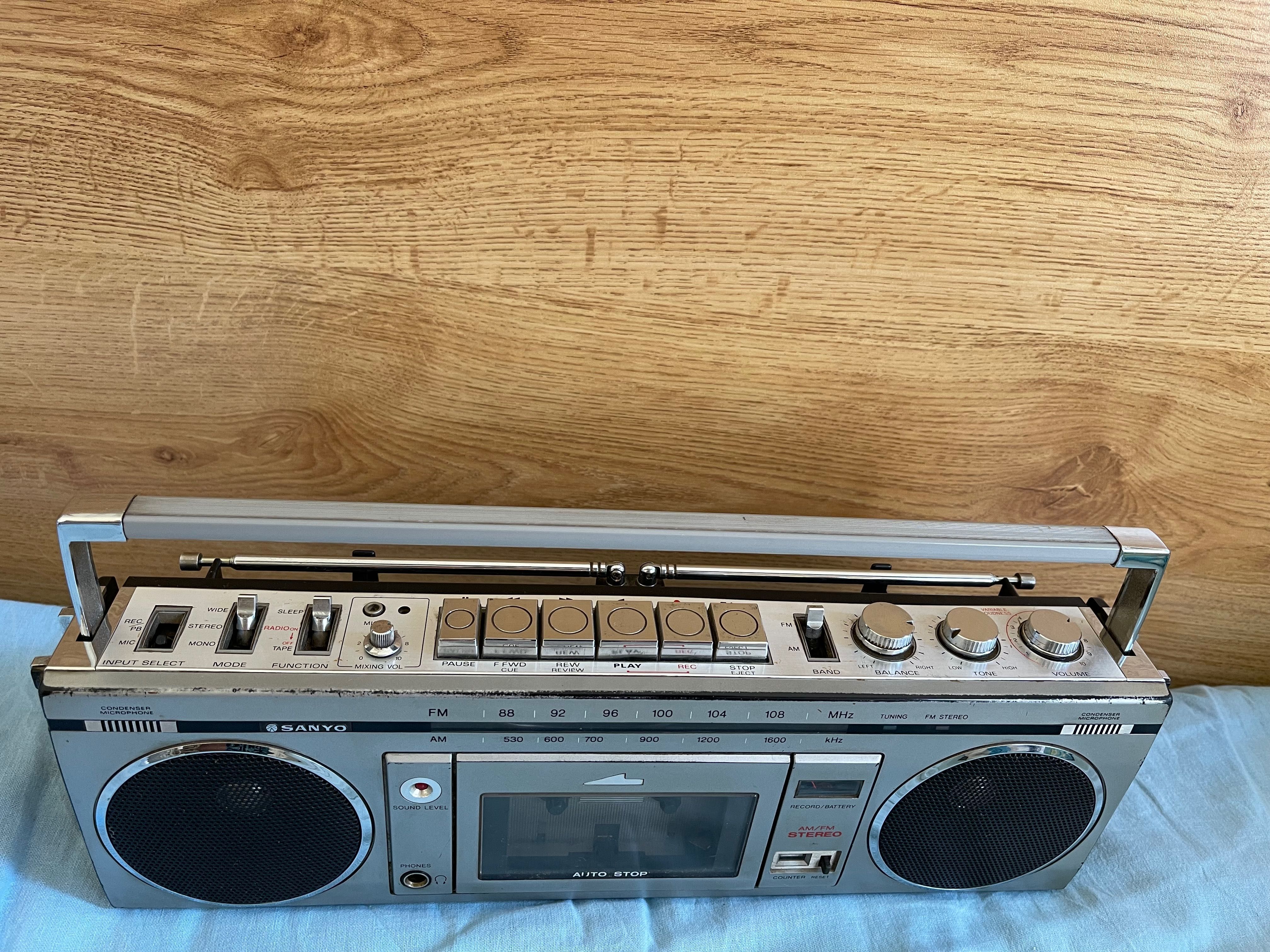 Sanyo M7700F Japan mini boombox