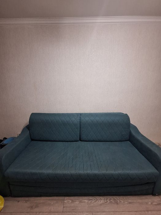 Продается диван.