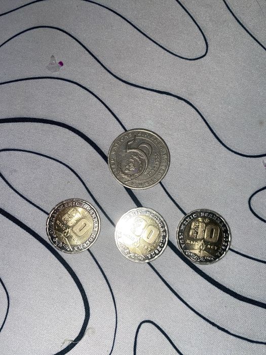 4 монеты коллекционных