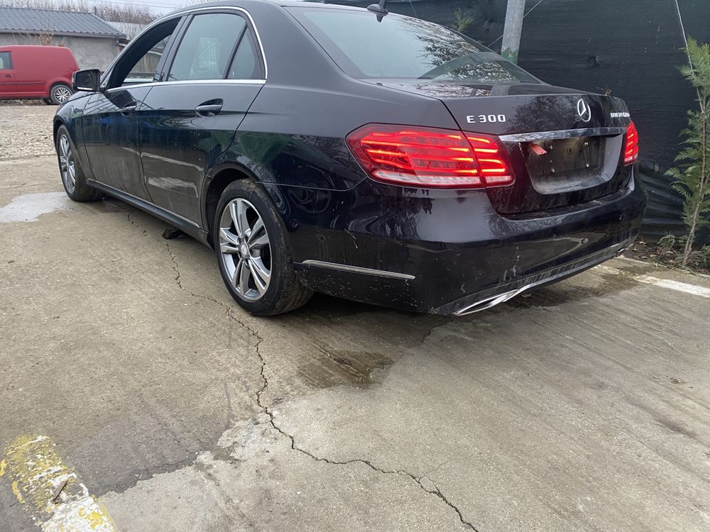 Aripă dreapta spate Mercedes W212 facelift