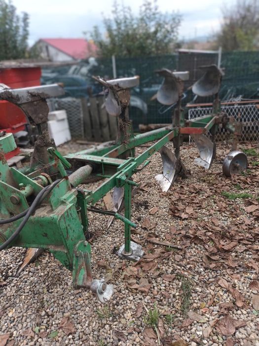 Vând plug reversibil Gassner