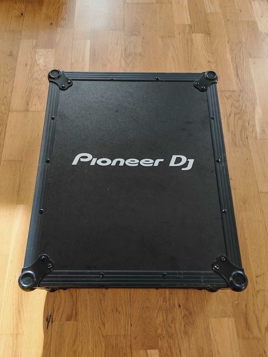 Mixer DJ Pioneer DJM‑A9 cu flight‑case, folosit de 2 ori