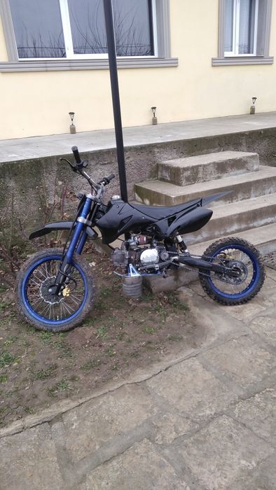 Vând Motocross 300 ron