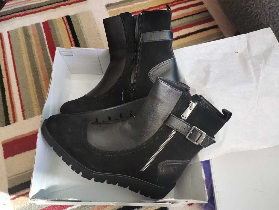 Нови, дамски боти. Естествена кожа, и велур.