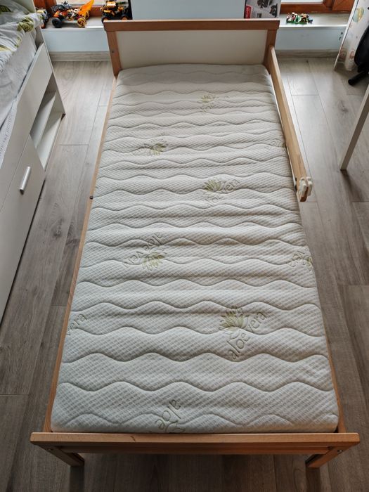 Детско легло с подматрачна рамка и матрак