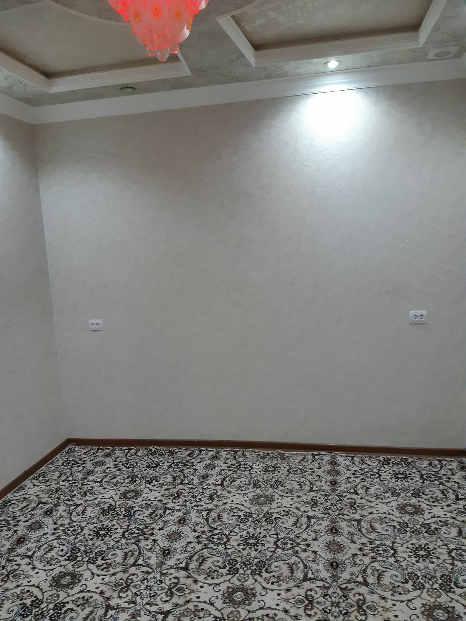 Продается Элитний квартира + подвалом центр городе новастройка Корзинк