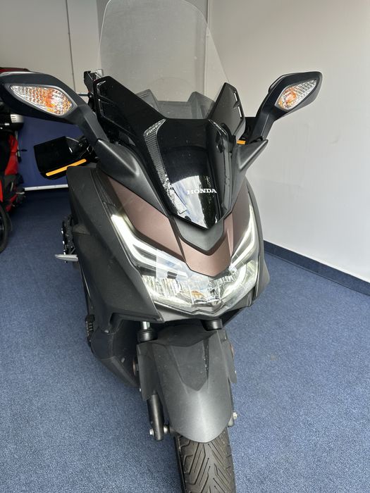 Honda Forza 125 •• Se conduce cu categoria B ••