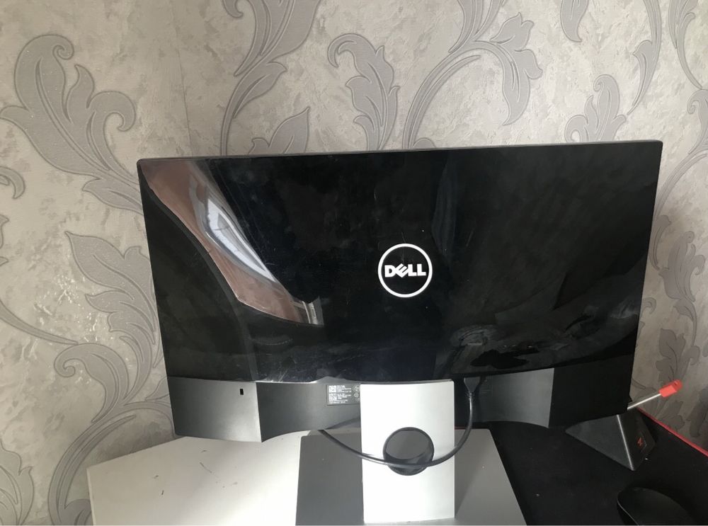 Монитор DELL 23