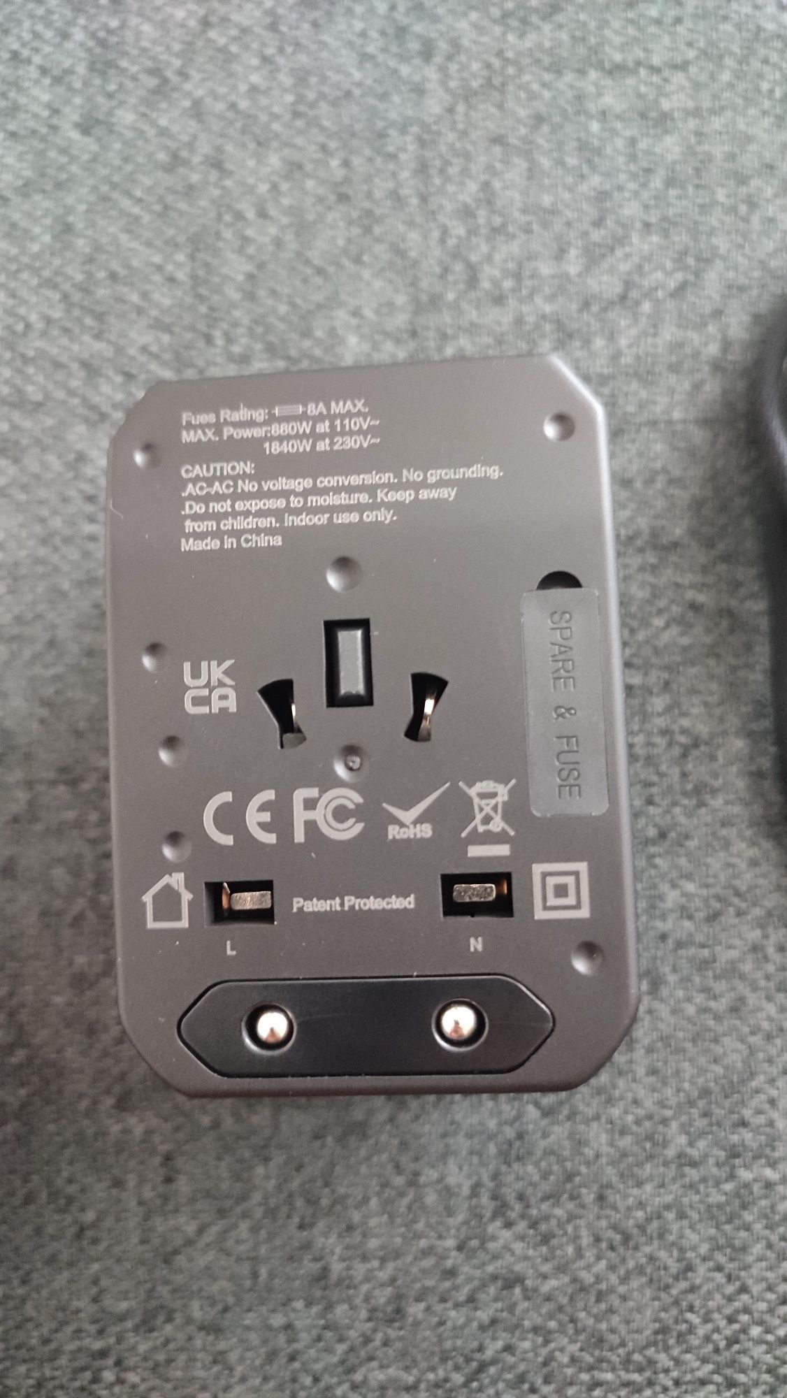 Incarcator universal Adaptor de calatorie Plug Worldwide, 5.6A, Gri/Ne
