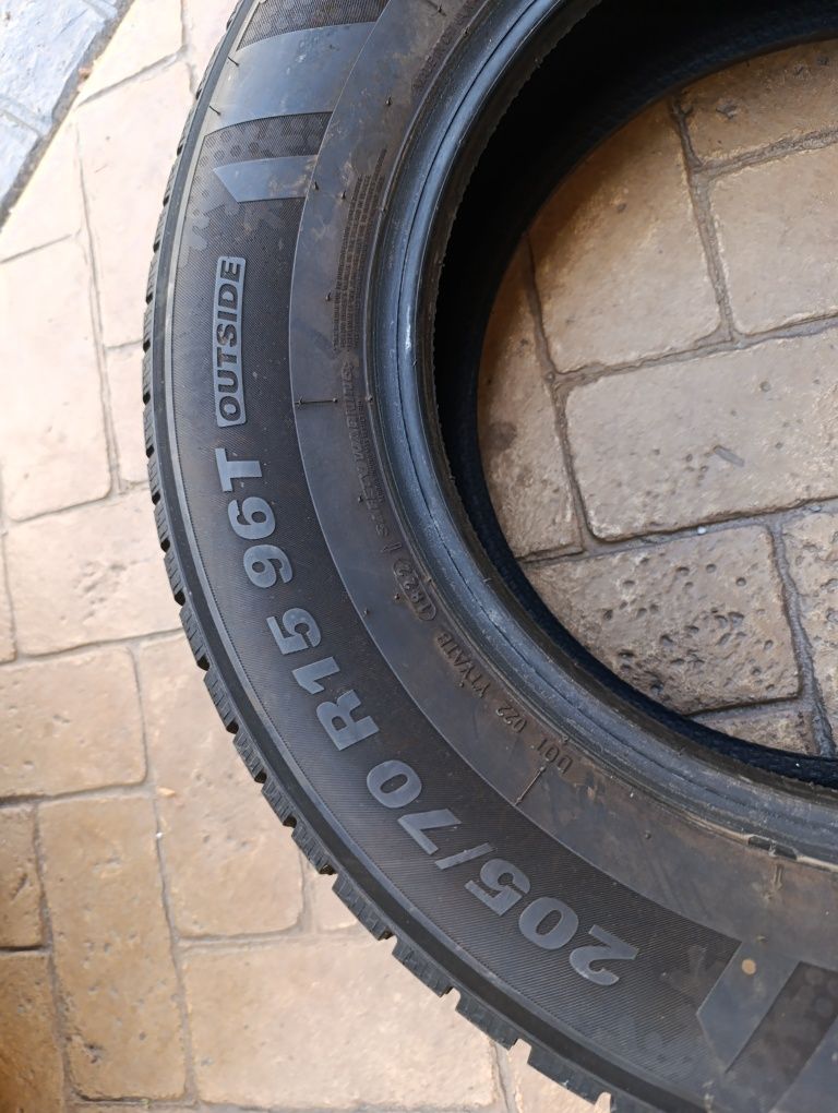 Зимни гуми Kumho 205/70/15 dot 2022