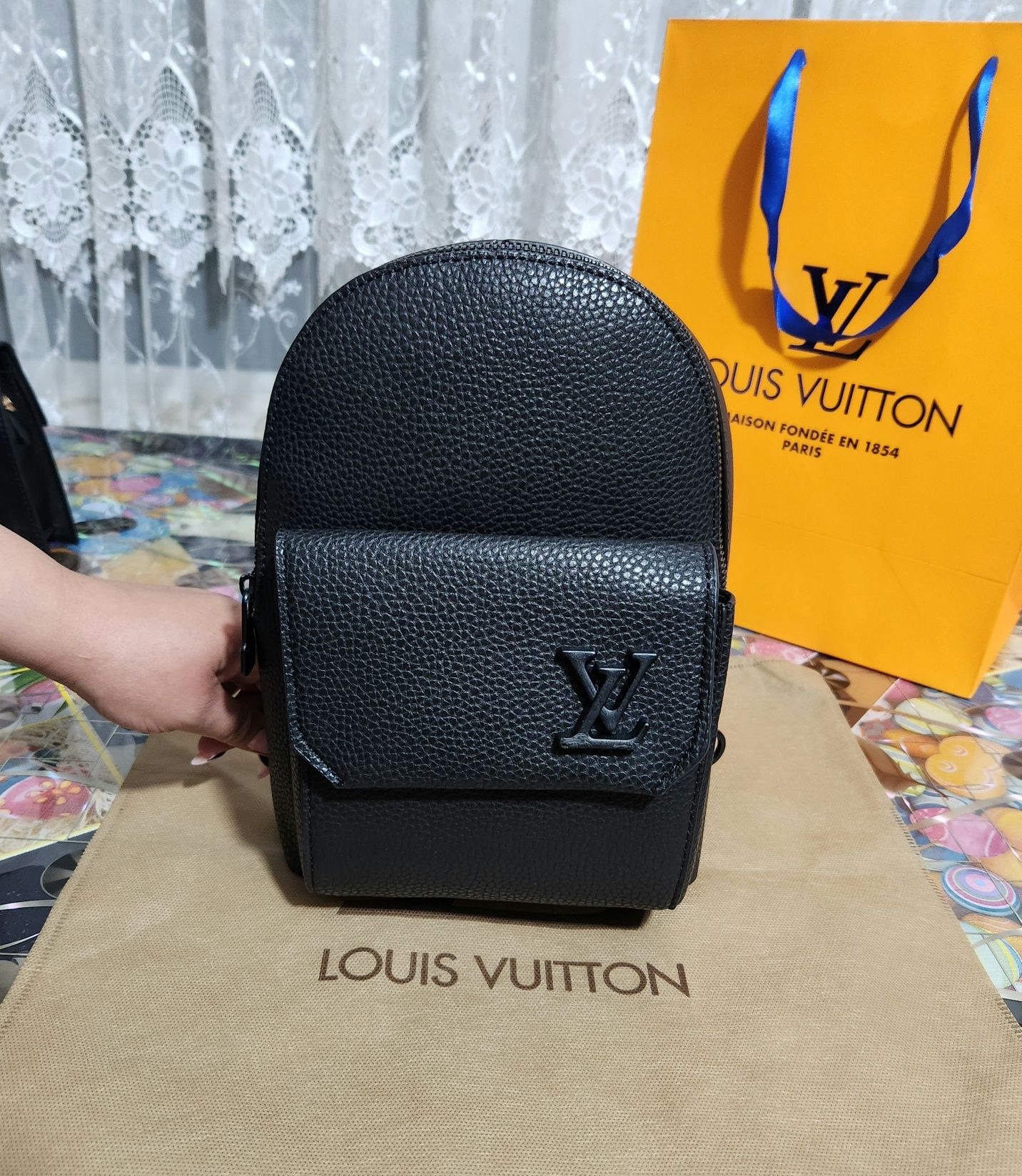 Мъжка чанта louis vuitton