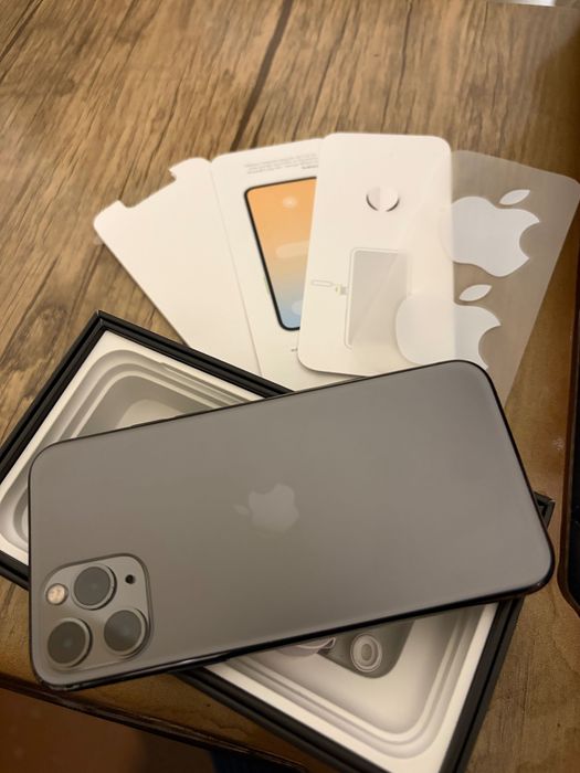 Iphone 11 pro 256gb ёмкость 99 Сотилади холати идеалга якин