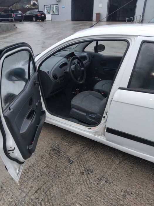 Vând Chevrolet  benzina