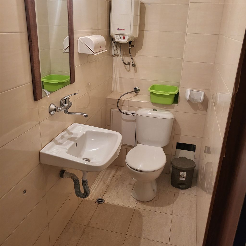 Дава се под наем Магазин в Русе, Широк център - 20 кв.м за 153 € - Снимка #3