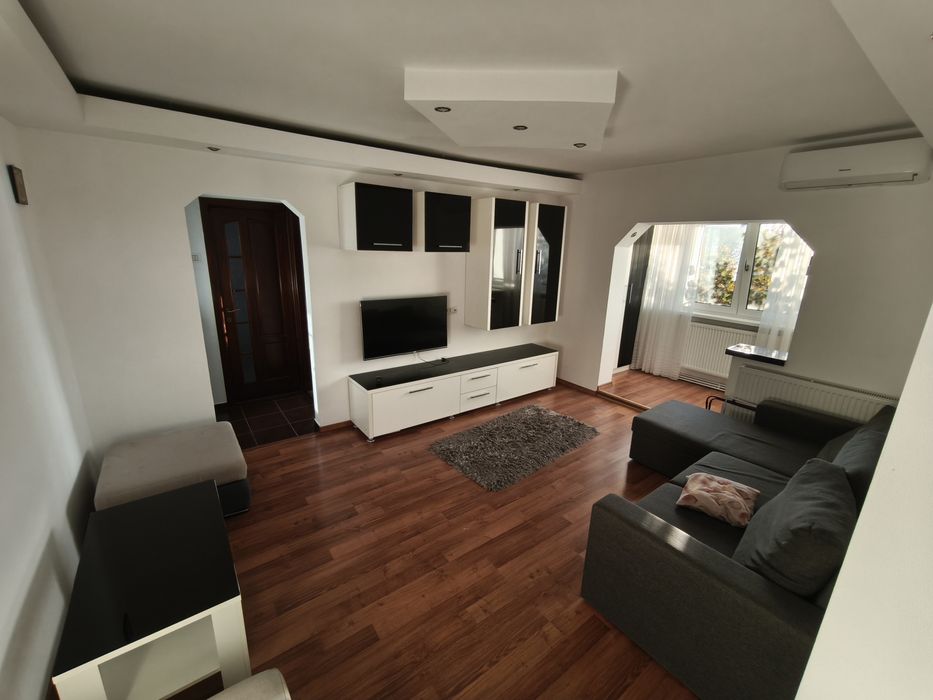 Apartament 3 camere de închiriat