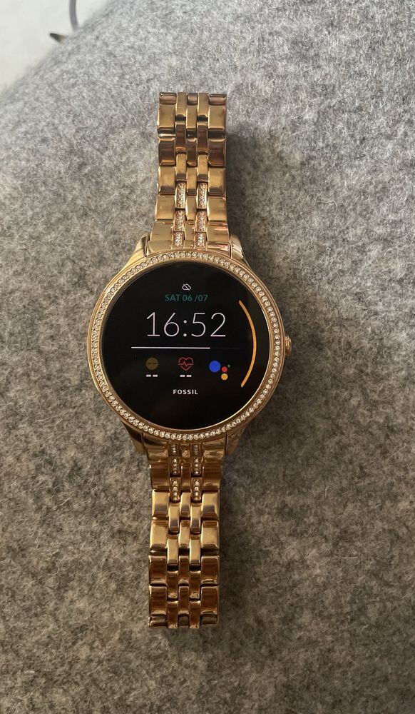 Дамски смарт часовник Fossil 5e