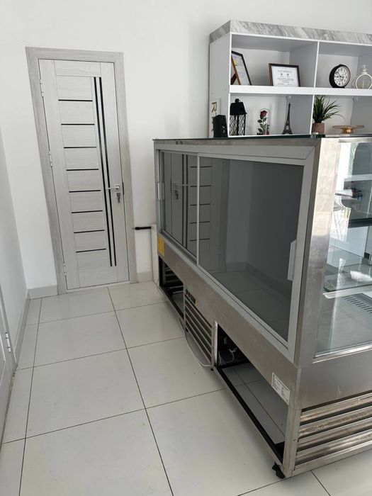 Vetrina muzlatgich (холадилник)