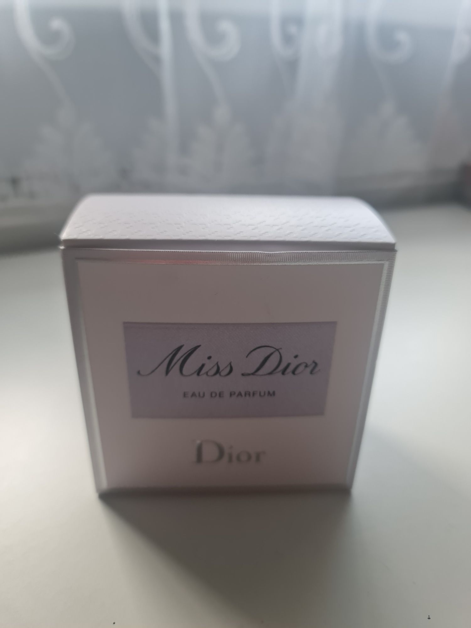 Apa de parfum Miss Dior