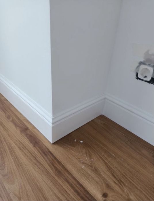 Установка плинтусов любой сложности