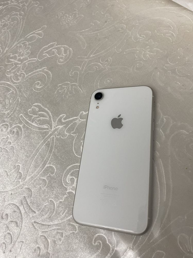 Продам Iphone XR