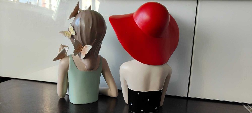 Statuete marca Inart Noi, 2 buc la 260 lei