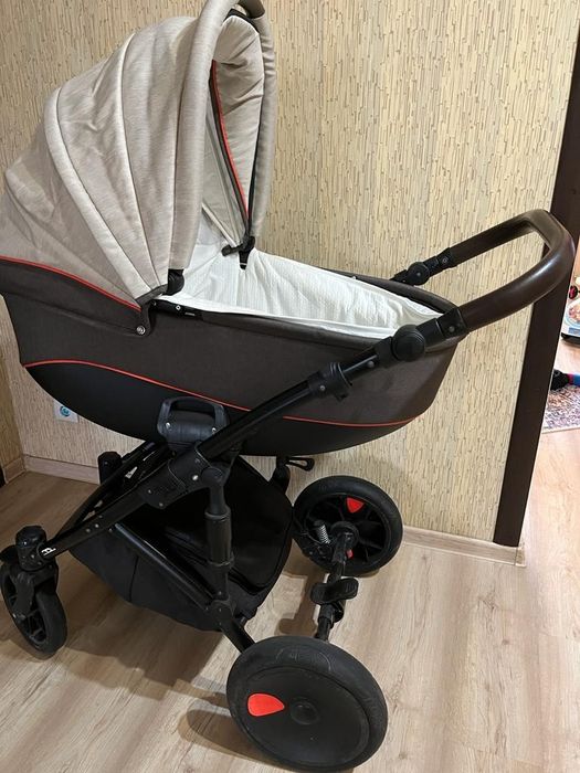 Каляска.   tutis