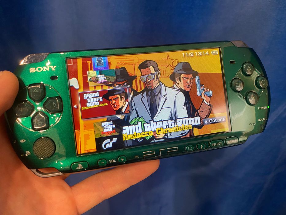 Sony PSP 3000 – 64 – Modată cu jocuri – Ediție Limitată Emerald