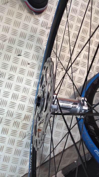 Rotii gravele/cursiera dtswiiss r 32 db