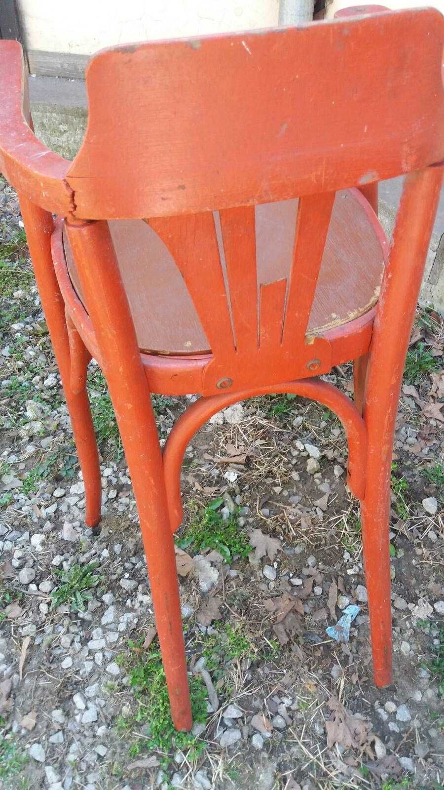 стари дървени  столове-,табуретки