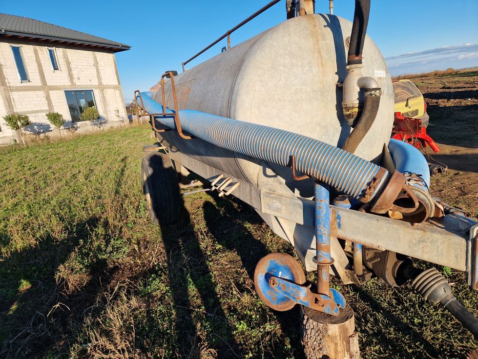 De vanzare  vidanja PVM  4.500 litri