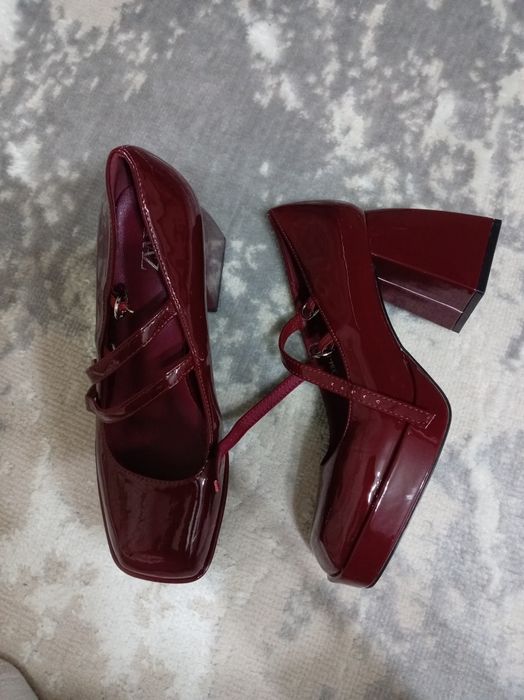 Новые туфли Mary Jane ARAZ, размер 40