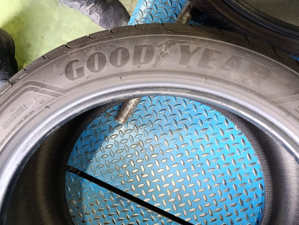 Летни гуми Good year 285/40/21 dot 2022