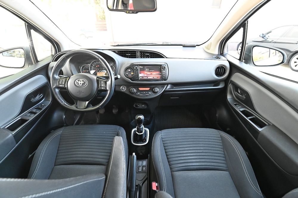 Vand Toyota Yaris unic proprietar